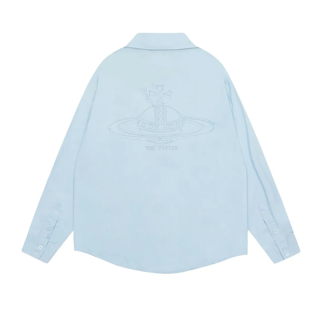 vivienne west wood The Queen Mother of the West Vivienne Heavy-duty patchwork old-style washed embroidered shirt Four seasons style Heavy-duty embroidery patch washing design on the back Very beautiful and unique Sleeve folding design with high workmanship Expanded arc design at the hem Loose and casual, slimming 5 color combinations are very versatile Correct accessories in the whole series Every detail is completely restored Straight to the full color Color: Eucalyptus green Sky blue Taro purple Pink White Size: S M L